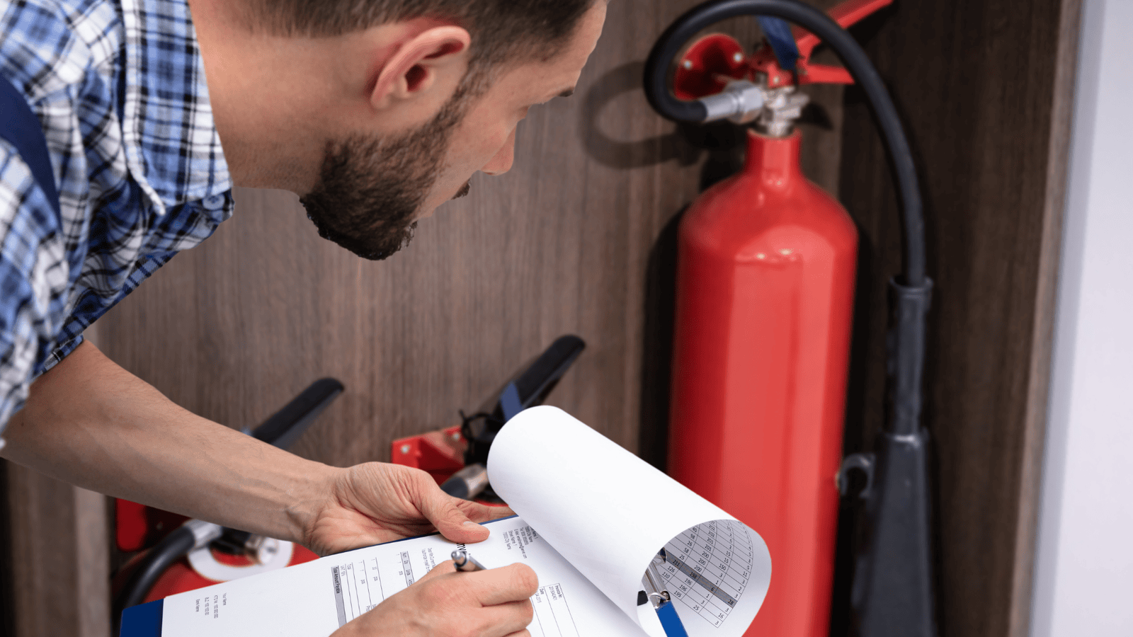 Brandpreventie op de werkvloer: wat moet elk bedrijf in orde hebben?